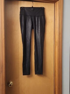 Time and Tru Black FauxLeather Look Leggings Size Small